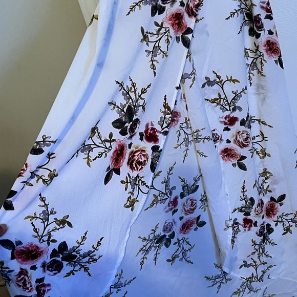 White floral print dress - Picture 2 of 16
